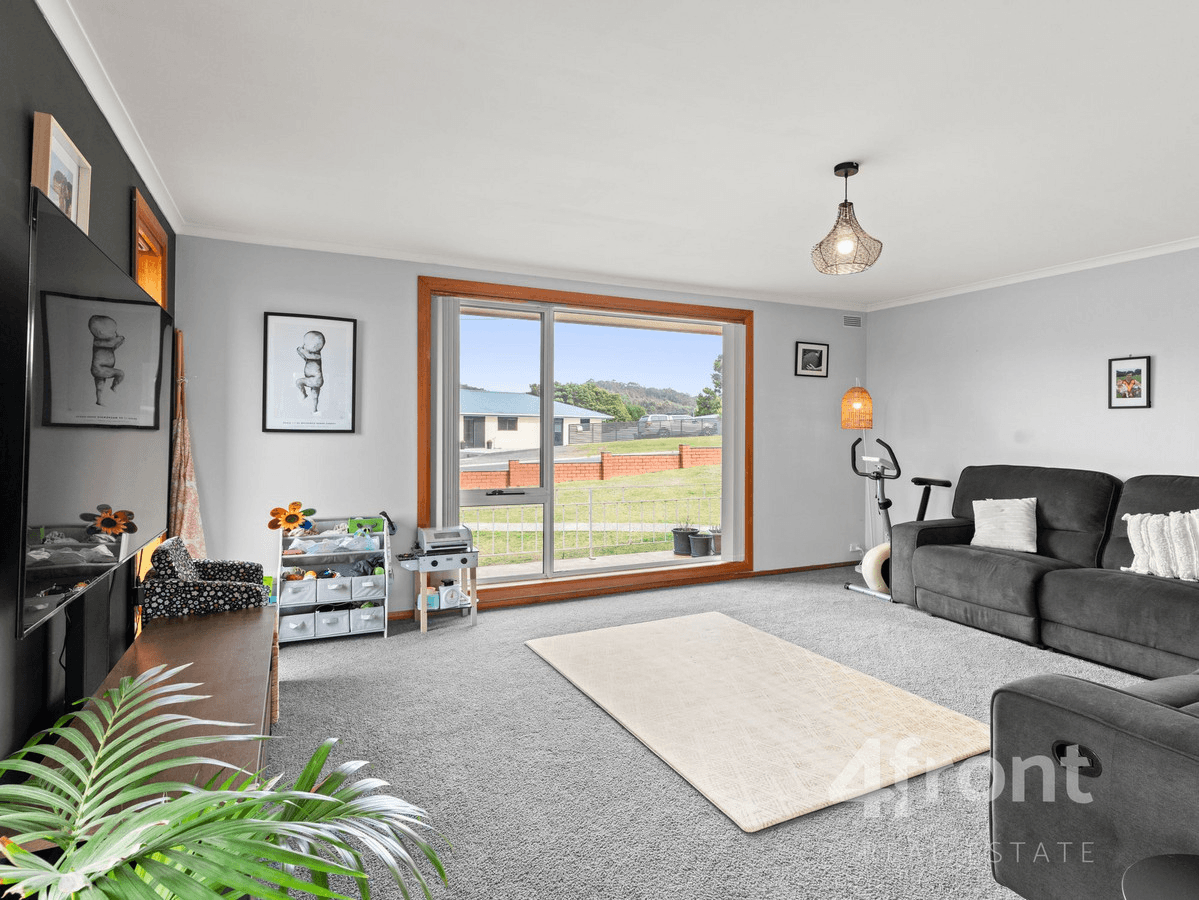 135 South Road, Penguin, TAS 7316