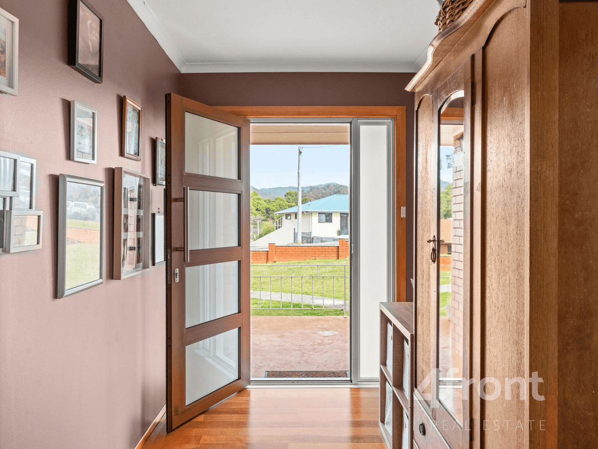 135 South Road, Penguin, TAS 7316