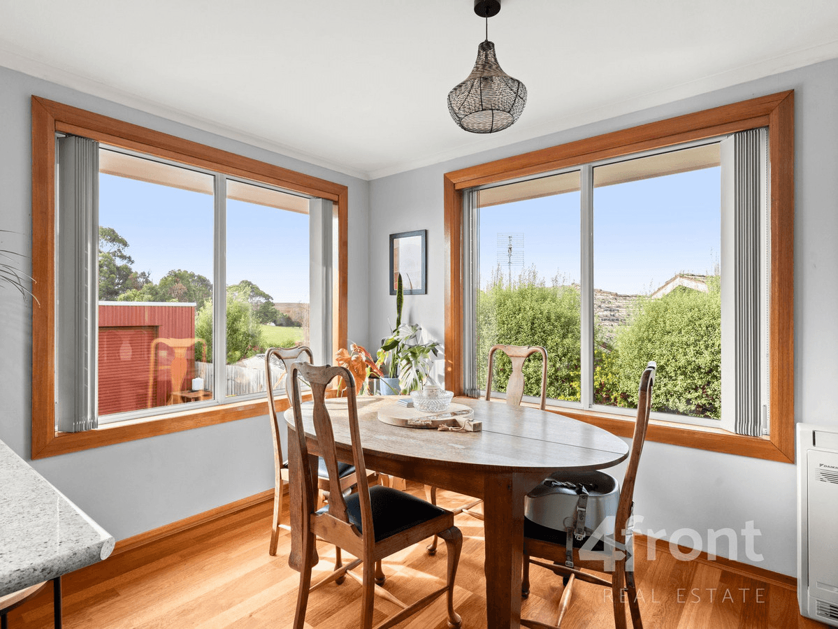 135 South Road, Penguin, TAS 7316