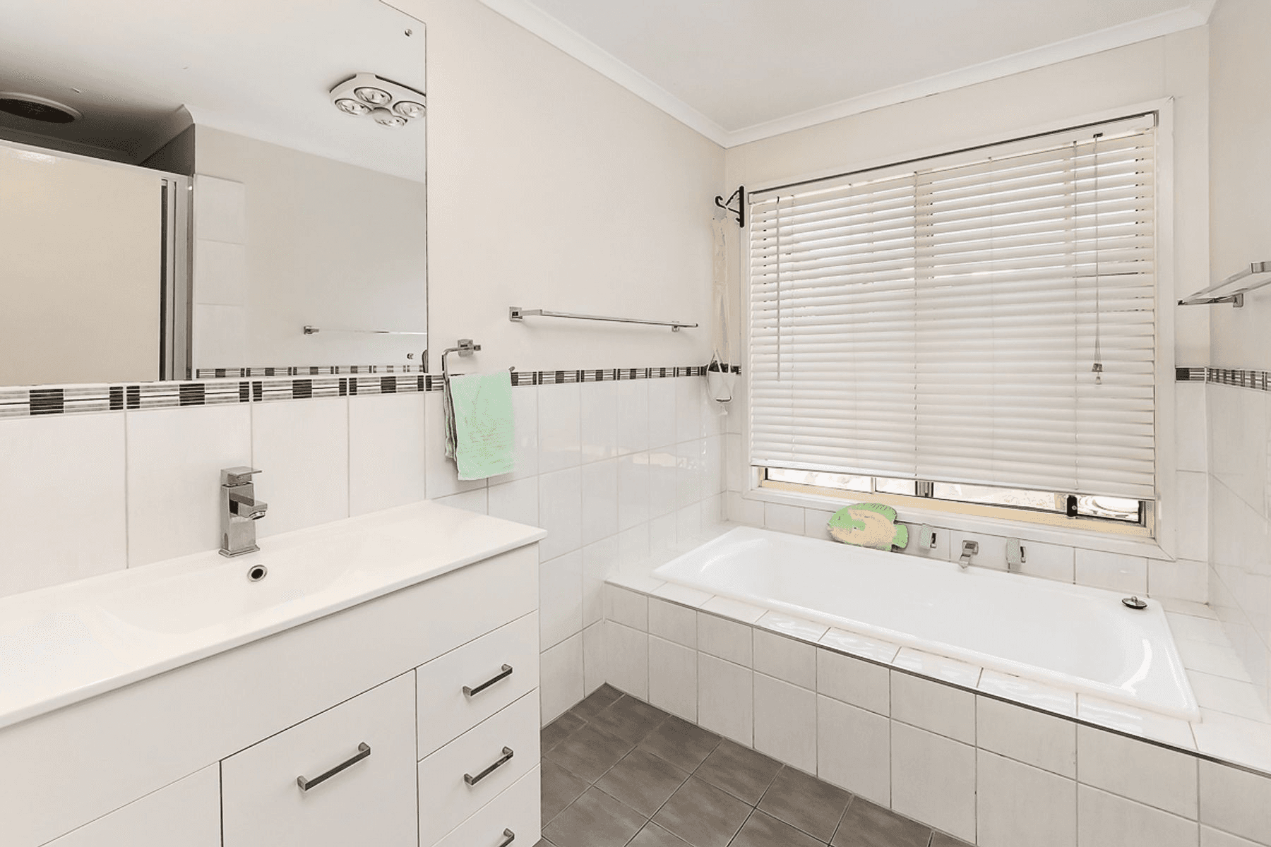 6 & 6A Mail Road, HARROGATE, SA 5244