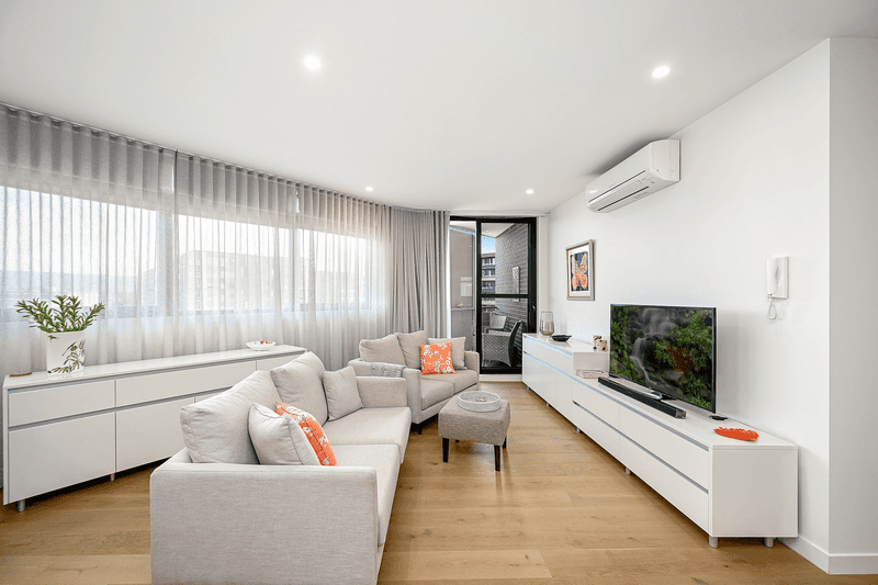 705/101A Lord Sheffield Circuit, Penrith, NSW 2750