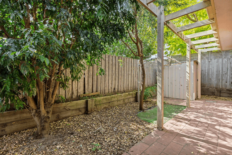 2/244 McCormicks Road, SKYE, VIC 3977