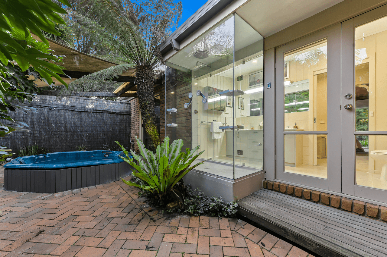 9 Kilgerron Court, NARRE WARREN SOUTH, VIC 3805