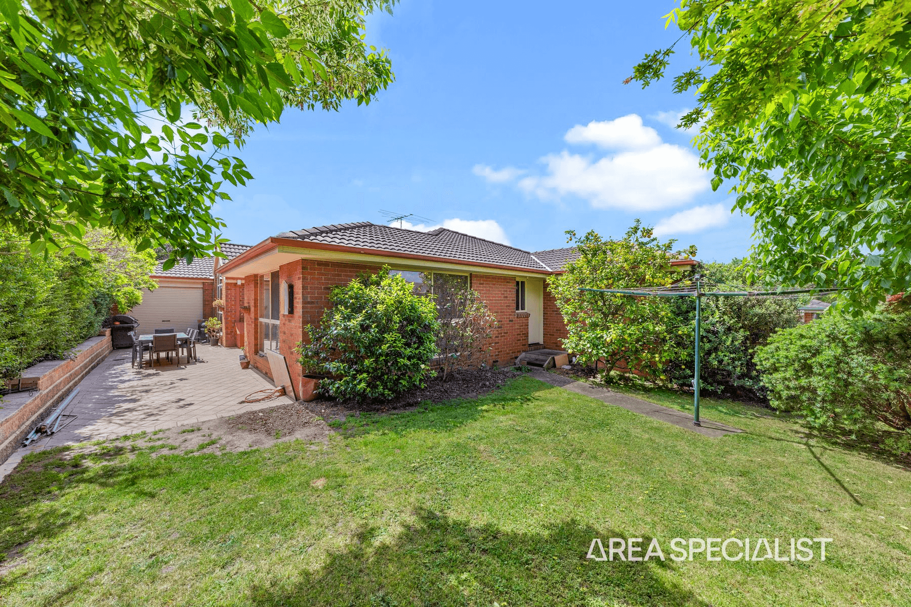 10 Stradbroke Close, Berwick, VIC 3806