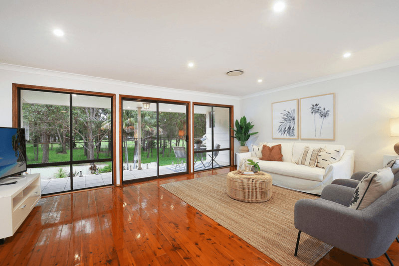 15 Fisher Road, POINT CLARE, NSW 2250