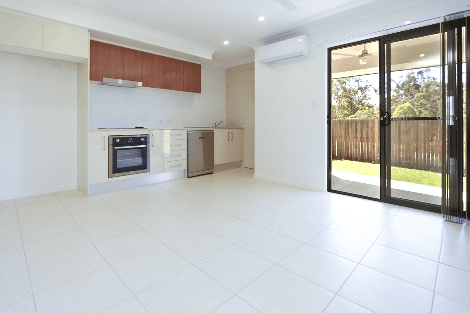 2/74 Brentwood Drive, BUNDAMBA, QLD 4304