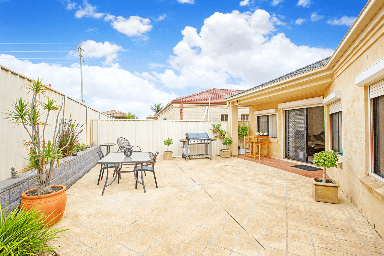 30 Lyrebird Crescent, Green Valley, NSW 2168