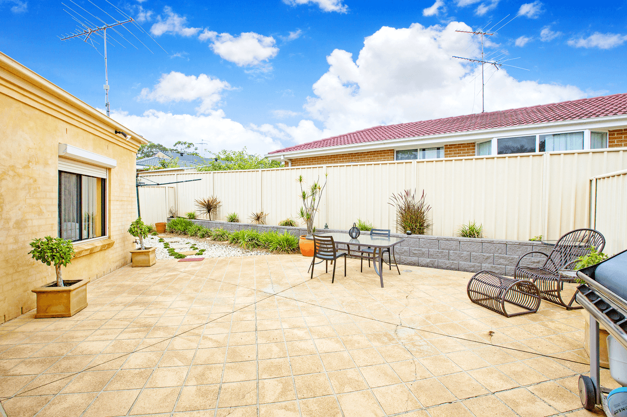 30 Lyrebird Crescent, Green Valley, NSW 2168