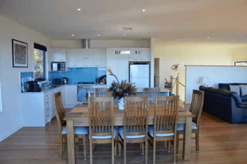 14 Raheen Drive, MALLACOOTA, VIC 3892
