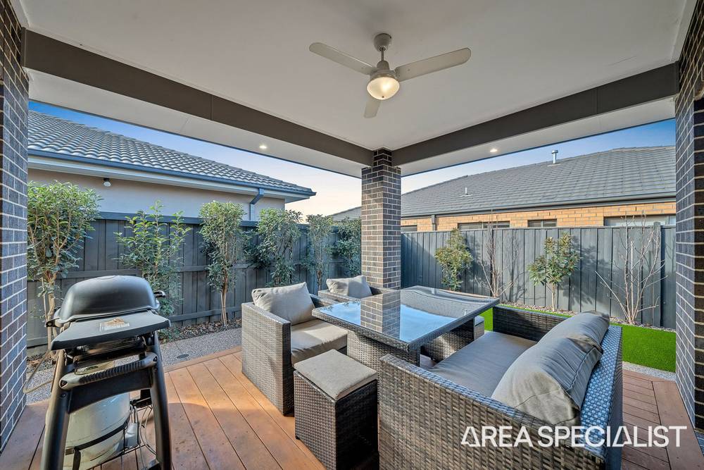 10 Ainsley Road, Thornhill Park, VIC 3335