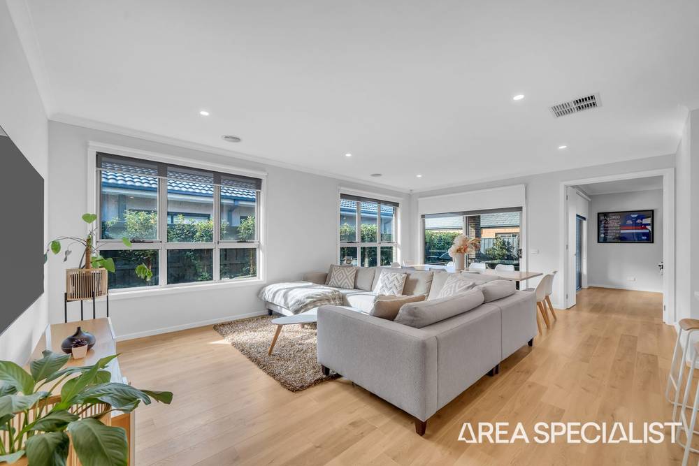 10 Ainsley Road, Thornhill Park, VIC 3335