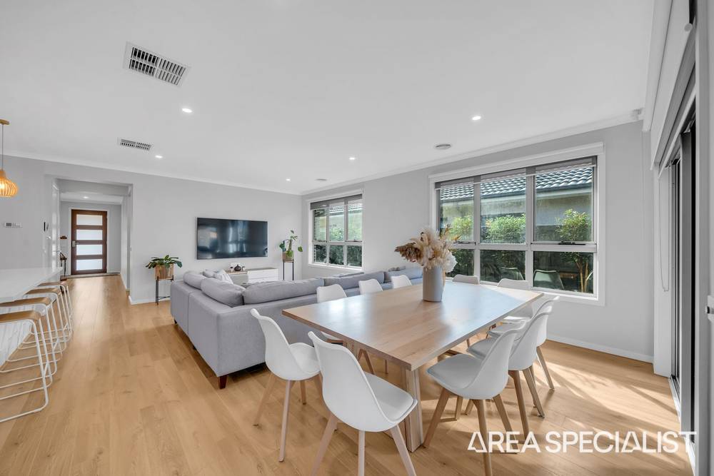 10 Ainsley Road, Thornhill Park, VIC 3335