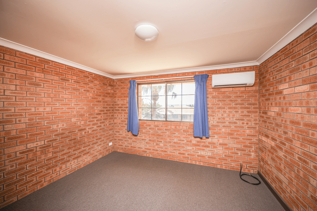 5/2 Sun Court, MILLARS WELL, WA 6714