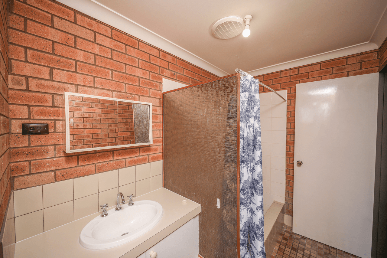 5/2 Sun Court, MILLARS WELL, WA 6714