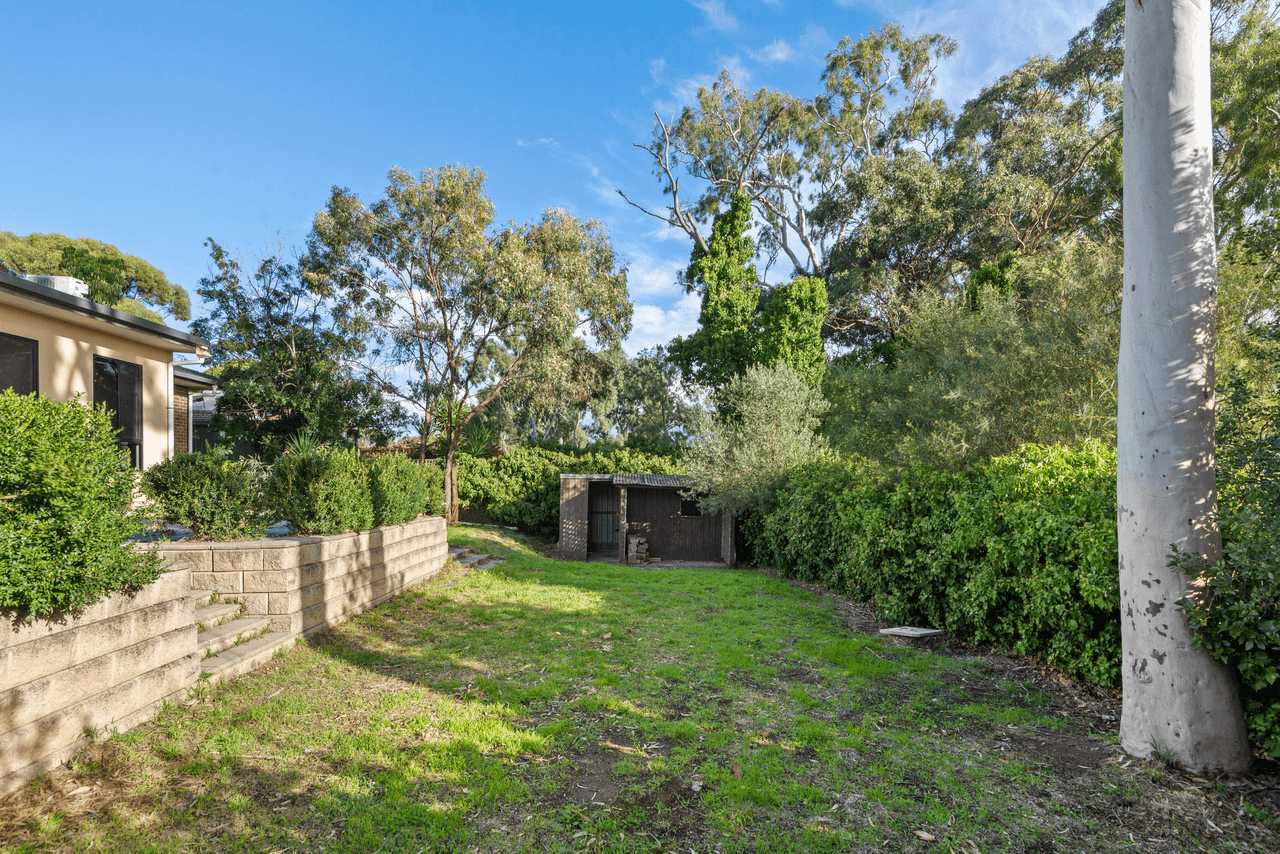 9 Glenalvon Drive, FLAGSTAFF HILL, SA 5159