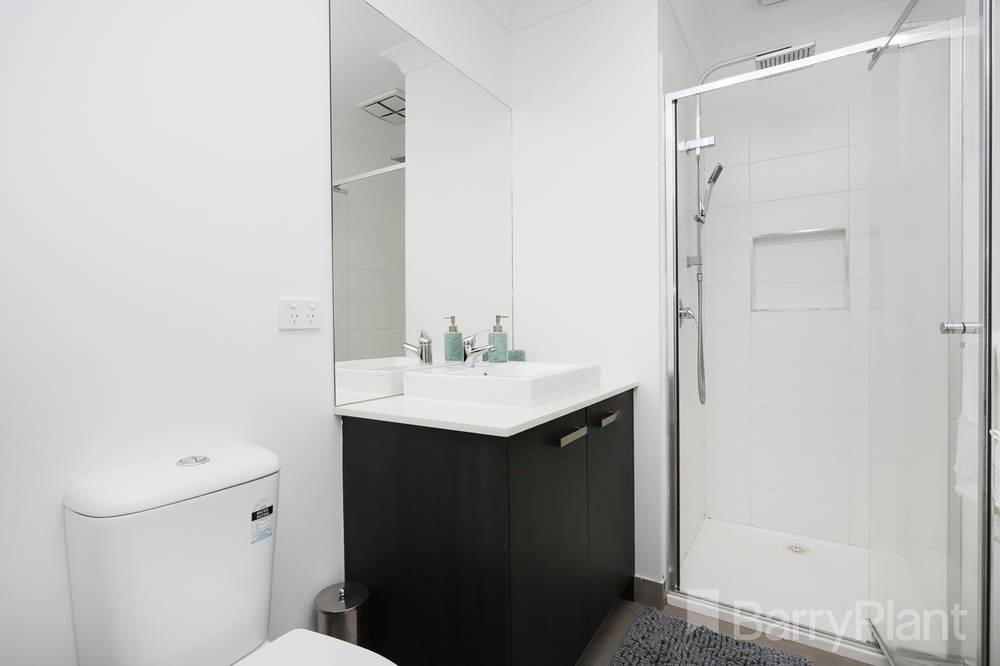 10 Fluent Lane, Greenvale, VIC 3059