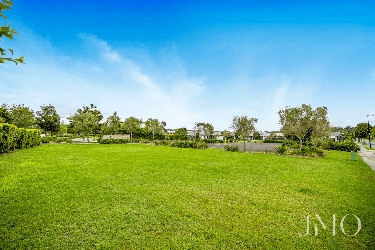 2 Splendid Drive, South Ripley, QLD 4306