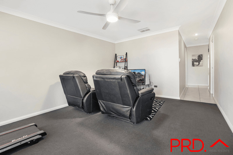8a Rosehill Place, TAMWORTH, NSW 2340