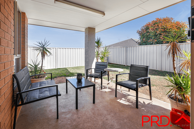 8a Rosehill Place, TAMWORTH, NSW 2340