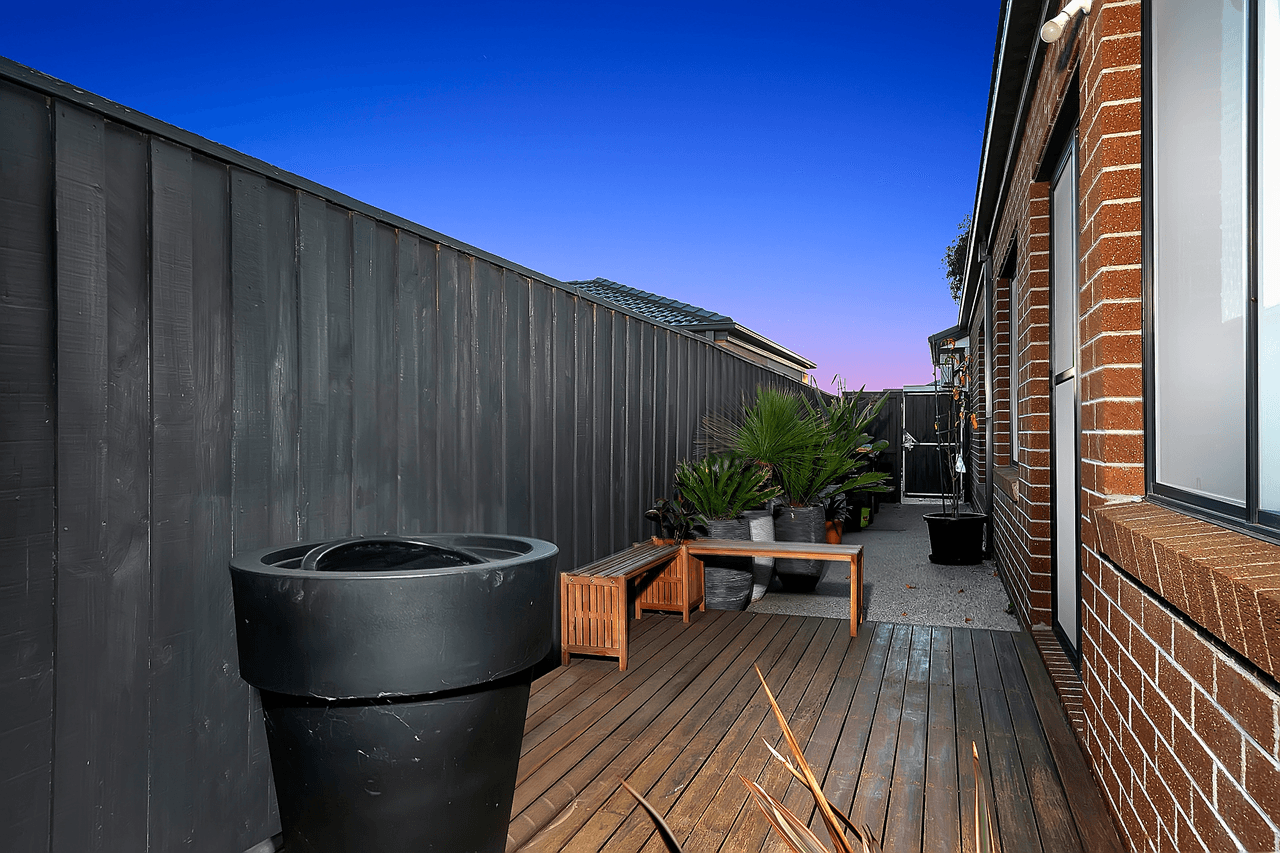 8 Raychelsbury Parade, WOLLERT, VIC 3750