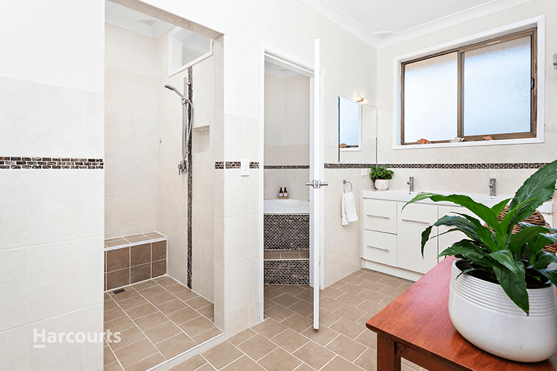 15 Blue Gum Place, BARRACK HEIGHTS, NSW 2528