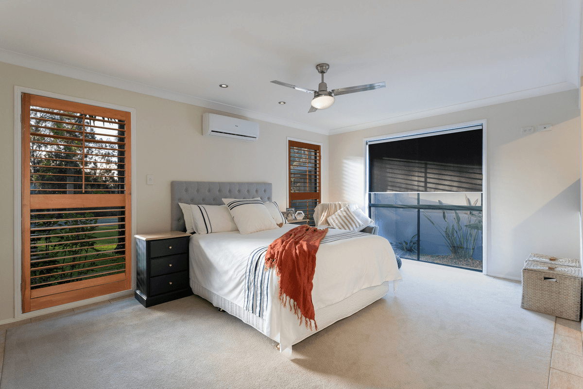 27 River Cove Place, HELENSVALE, QLD 4212