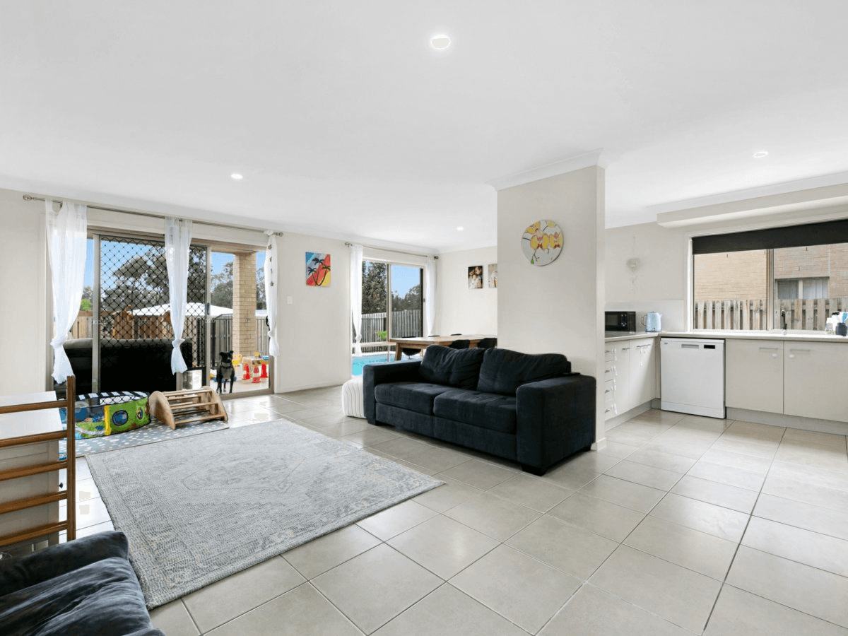 30 Copper Parade, PIMPAMA, QLD 4209