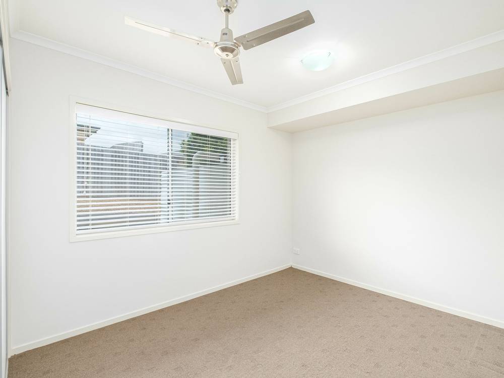 4 Chairmans Cl, Jones Hill, QLD 4570