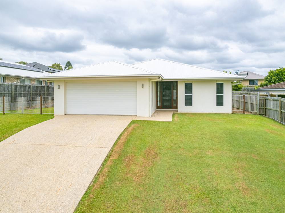 4 Chairmans Cl, Jones Hill, QLD 4570