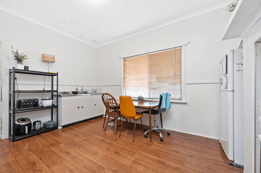 8 Service Street, Mandurah, WA 6210