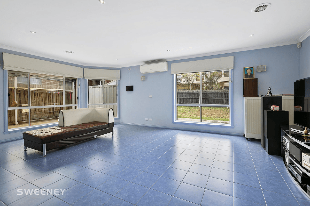 10 Lakefield Way, Cairnlea, VIC 3023