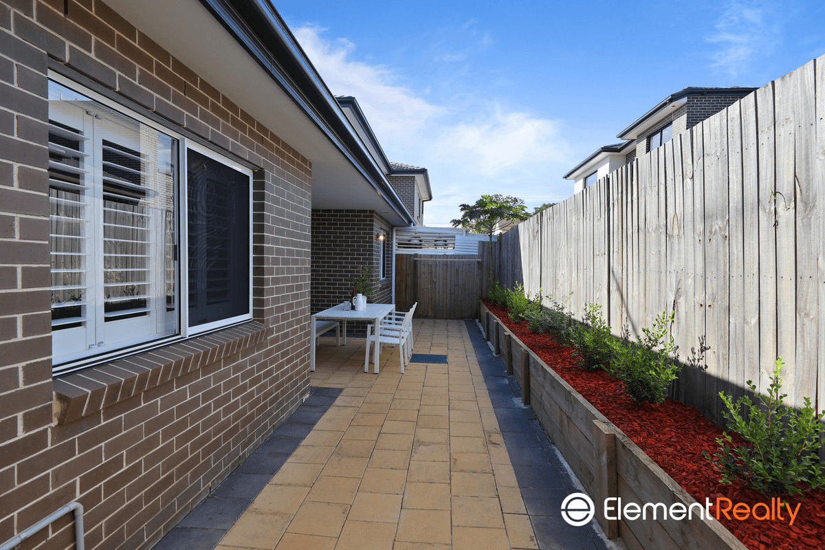 8A Deakin Streen, West Ryde, NSW 2114