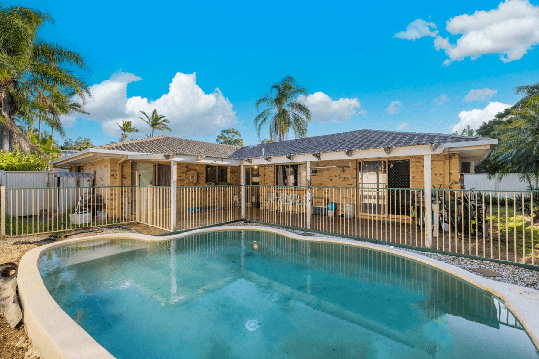 33 Abalone Crescent, THORNLANDS, QLD 4164