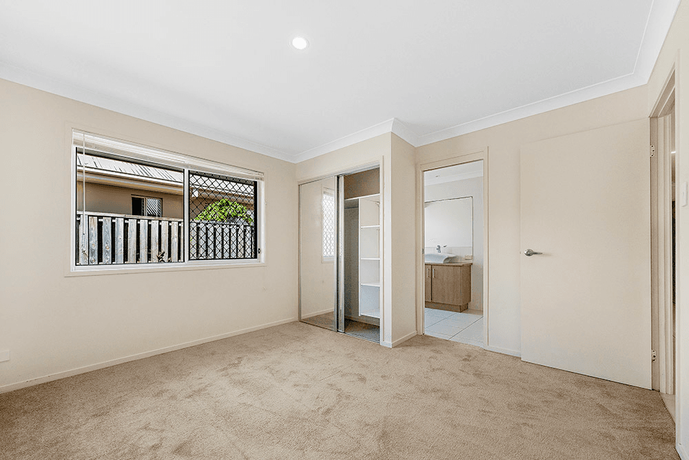 33 Rainbow Circuit, Coomera Waters, QLD 4209