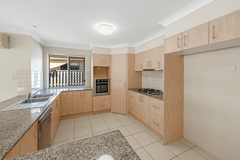 33 Rainbow Circuit, Coomera Waters, QLD 4209