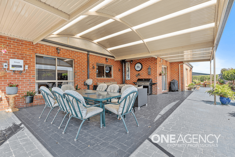 43 Norman Road, DROUIN, VIC 3818