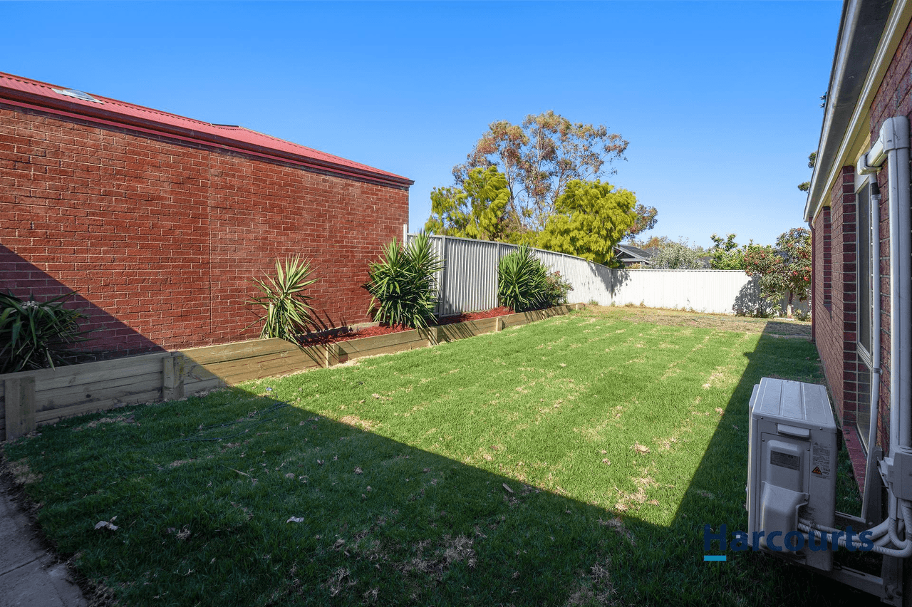 15 Stone Hill Circuit, Cranbourne East, VIC 3977