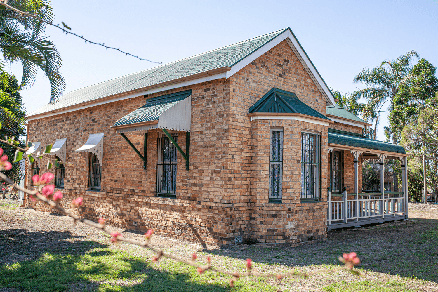 2 QUEEN STREET, DINMORE, QLD 4303