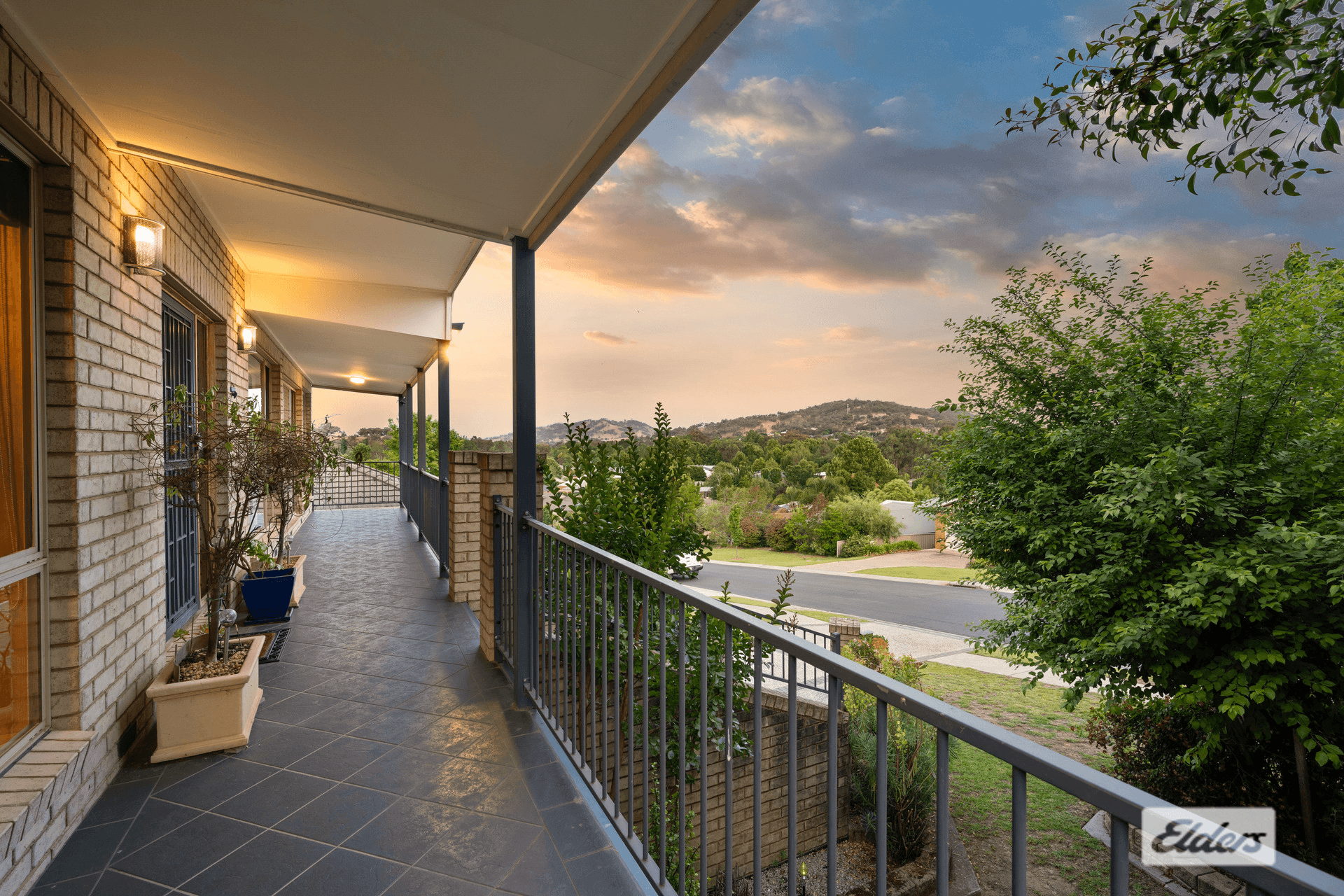 55 Avondale Drive, West Wodonga, VIC 3690