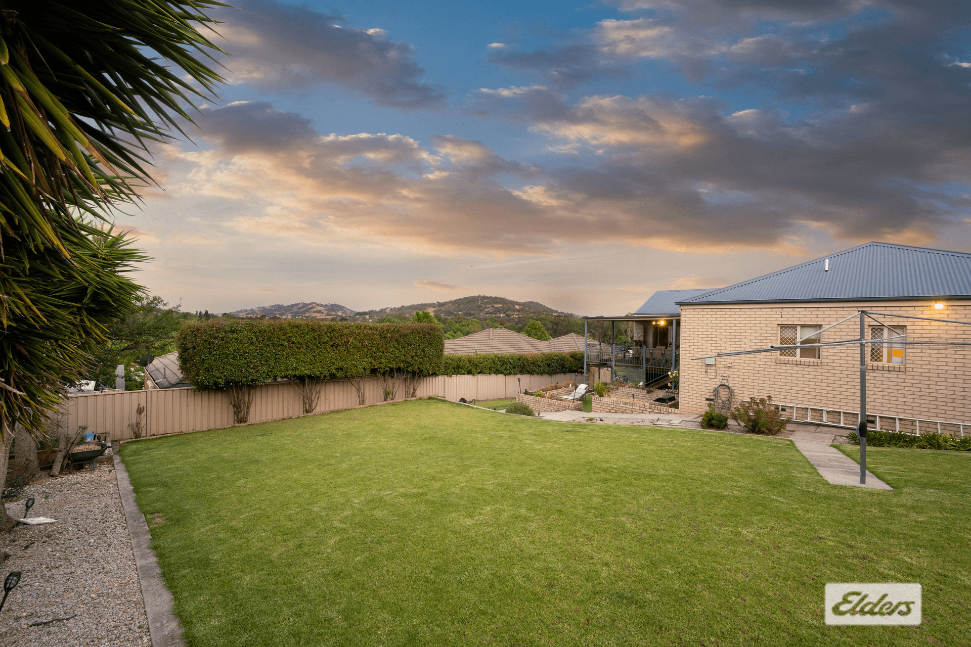 55 Avondale Drive, West Wodonga, VIC 3690