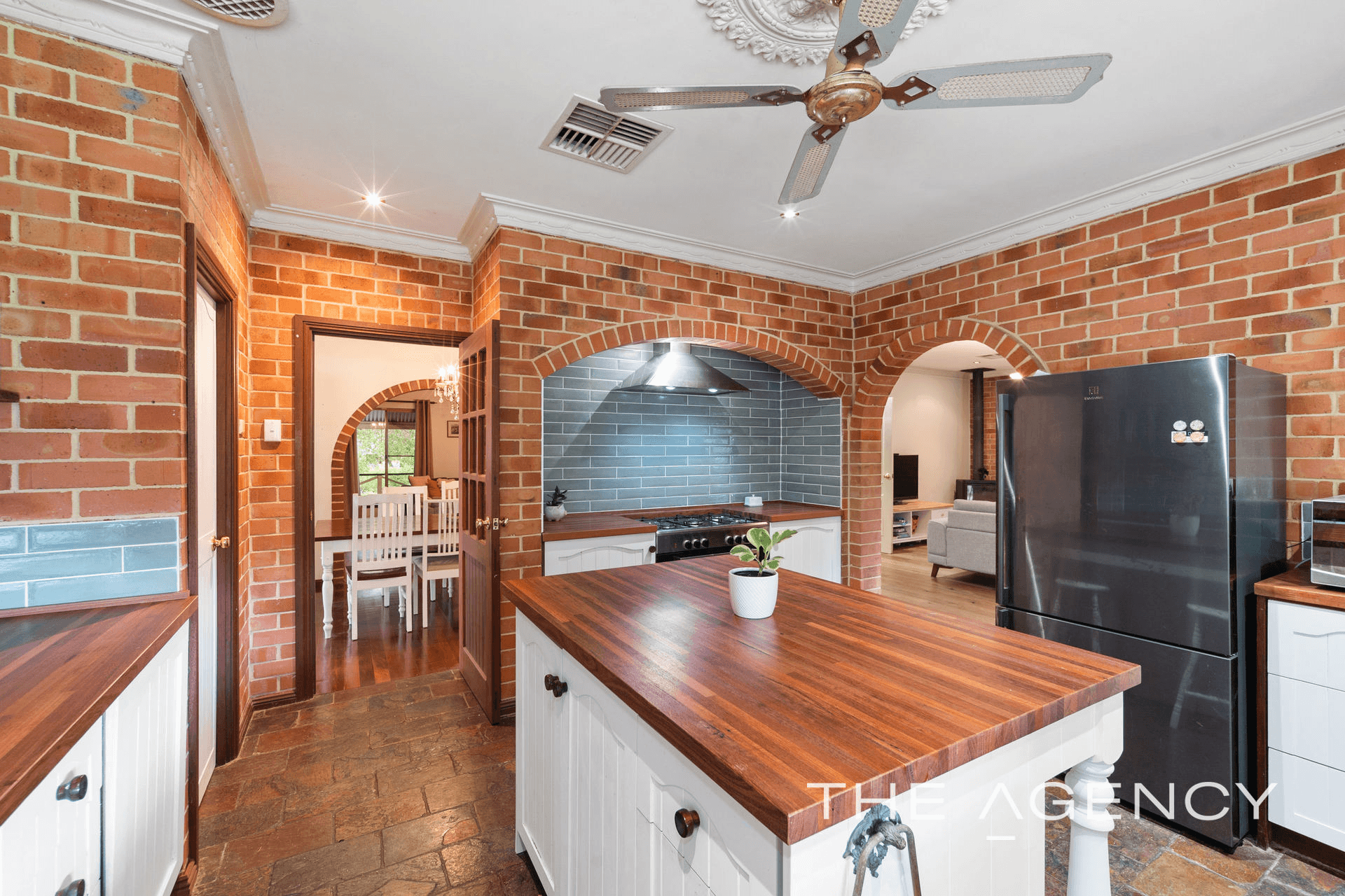 6 Campbell Way, Parkerville, WA 6081