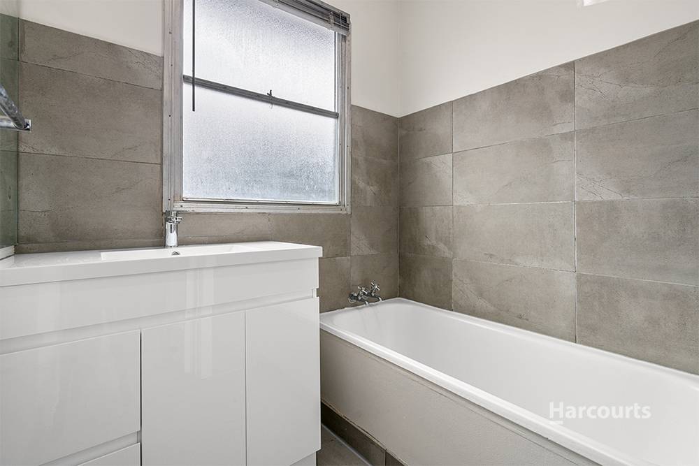 30 Chestnut Road, DOVETON, VIC 3177