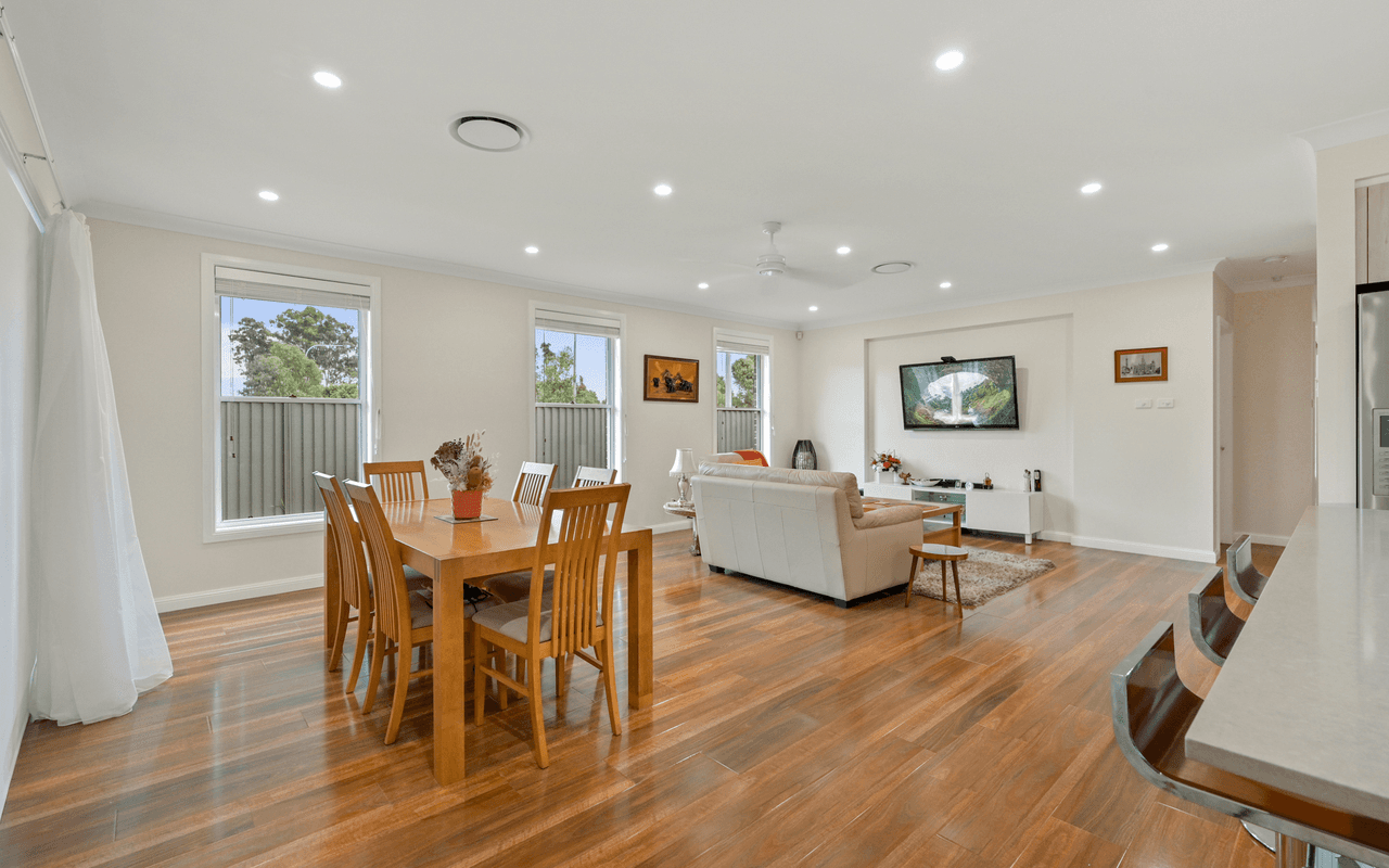 24 Kookaburra Drive, GREGORY HILLS, NSW 2557