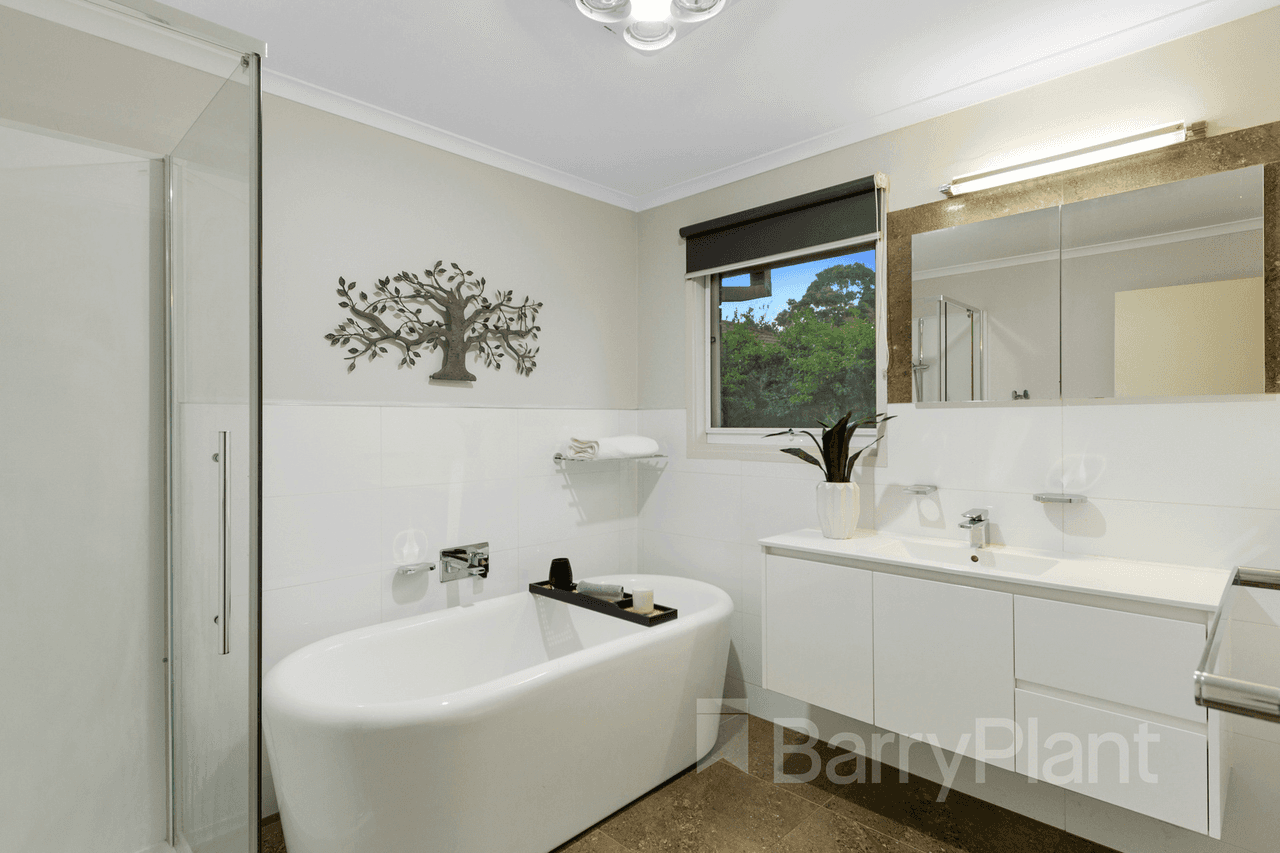 24 Georgian Gardens, Wantirna, VIC 3152