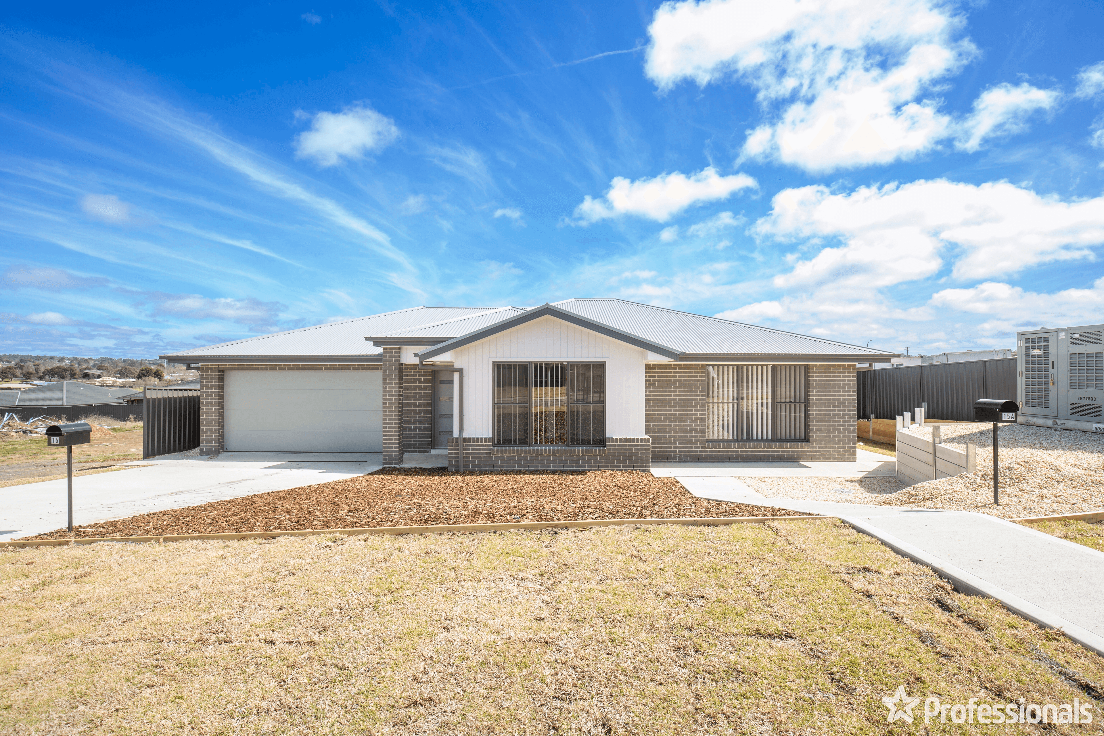 15 Pasture Street, ARMIDALE, NSW 2350