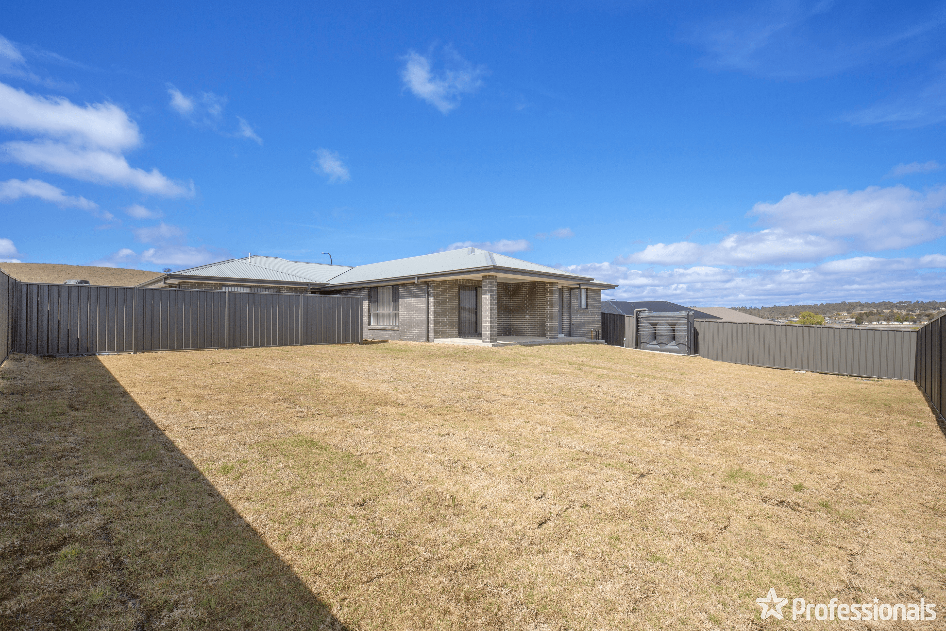 15 Pasture Street, ARMIDALE, NSW 2350