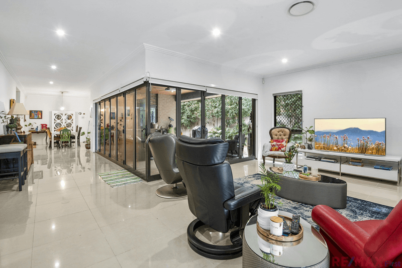 19 New Holland Drive, Pelican Waters, QLD 4551