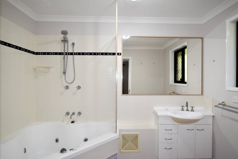 8 Osprey Court, SOUTH GLADSTONE, QLD 4680