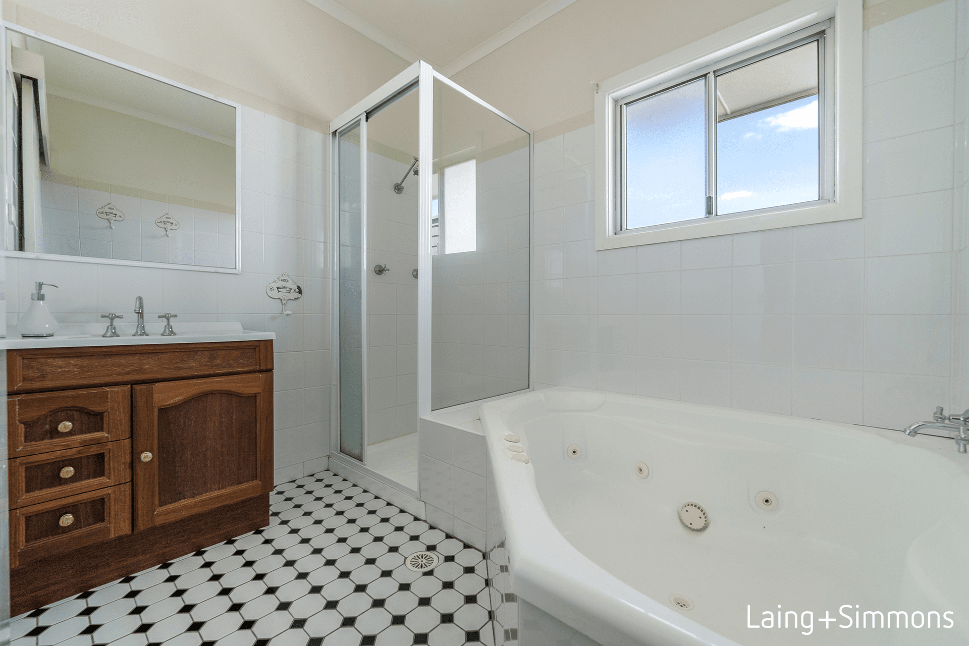 218 Kennedy Street, Armidale, NSW 2350