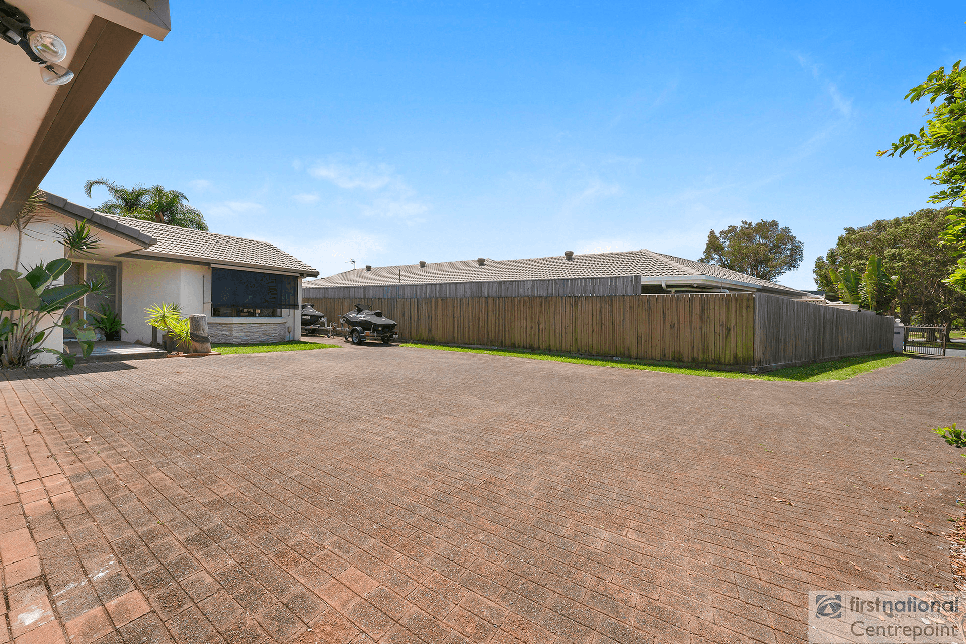 38 Thompson Street, Biggera Waters, QLD 4216